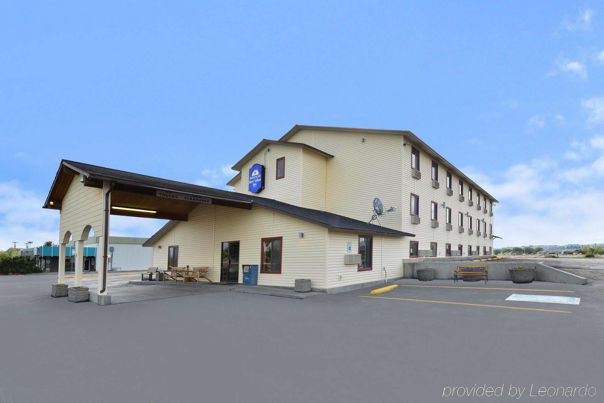 Super 8 By Wyndham Dillon Motel Exterior photo