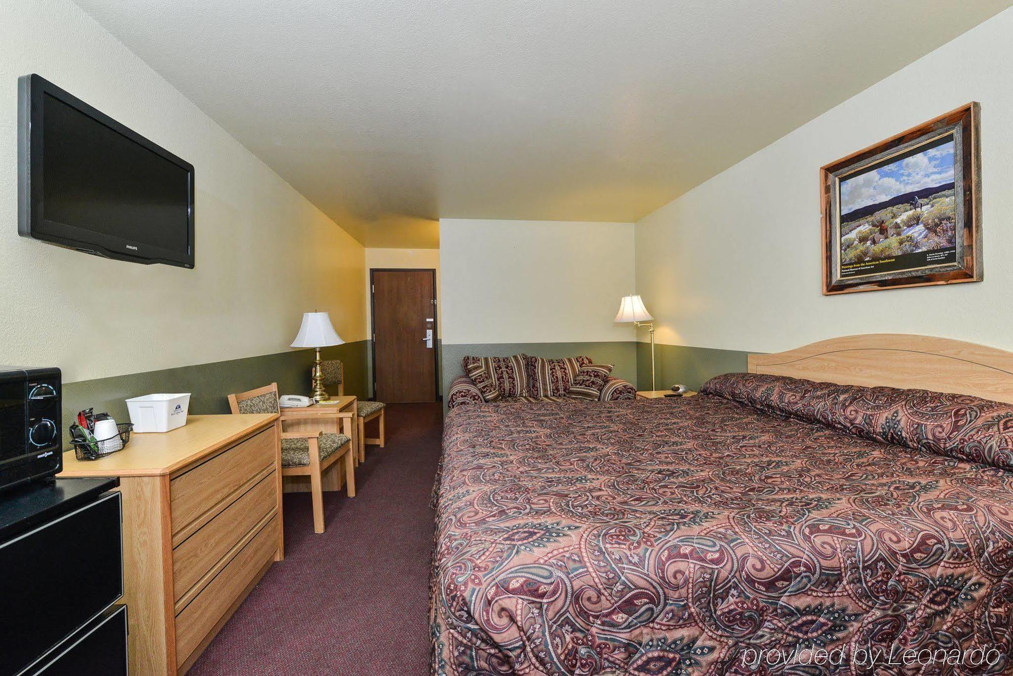 Super 8 By Wyndham Dillon Motel Exterior photo